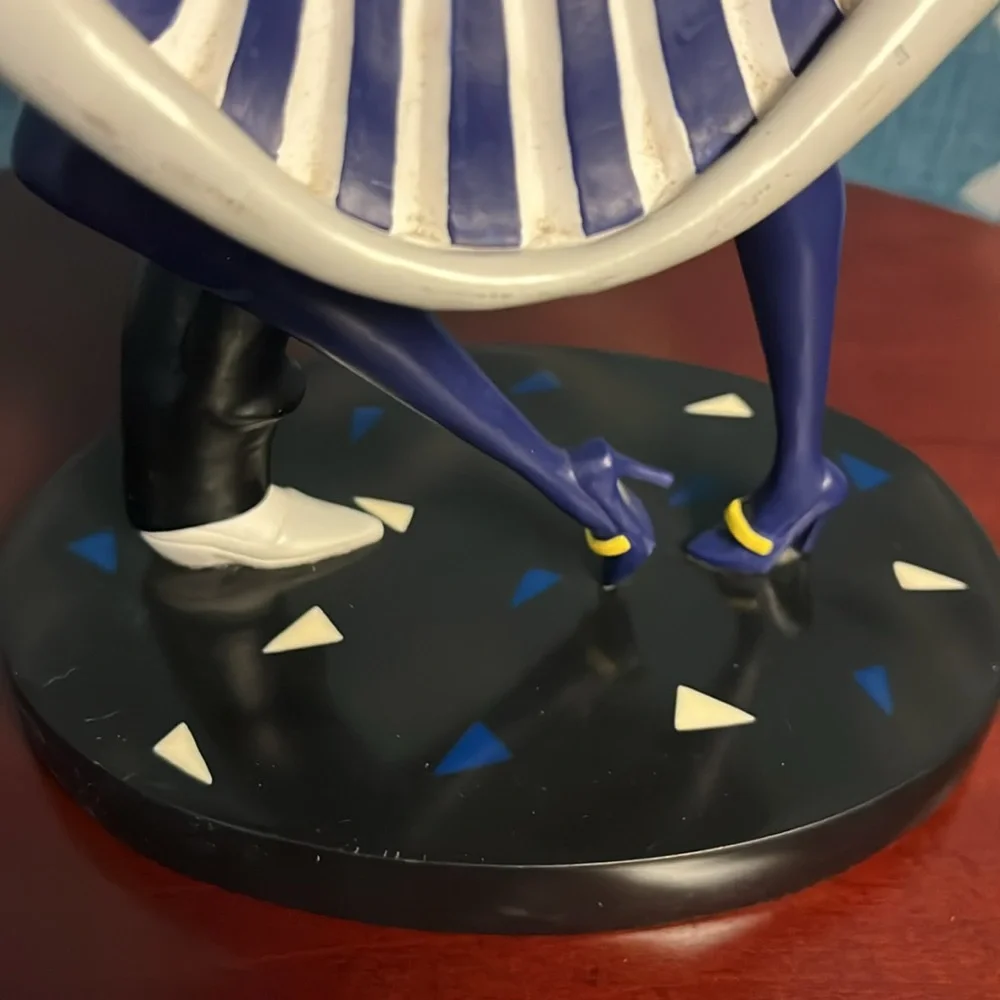 Ty Wilson Lindy Hop Figurine - Picture 9 of 9